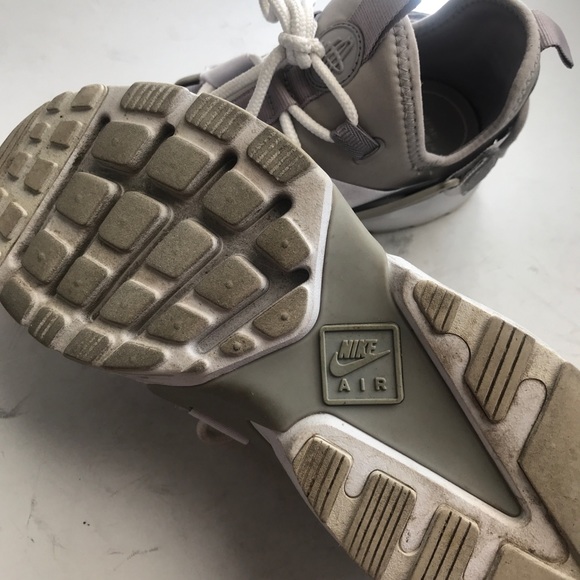 Nike | Huarache City Low Sneakers - Picture 6 of 7